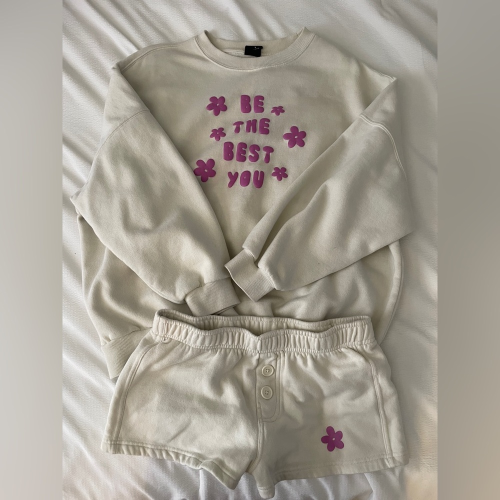 Pacsun Sweatshirt & Shorts Set